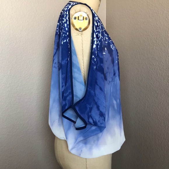 Tops - Picture 3 of 8